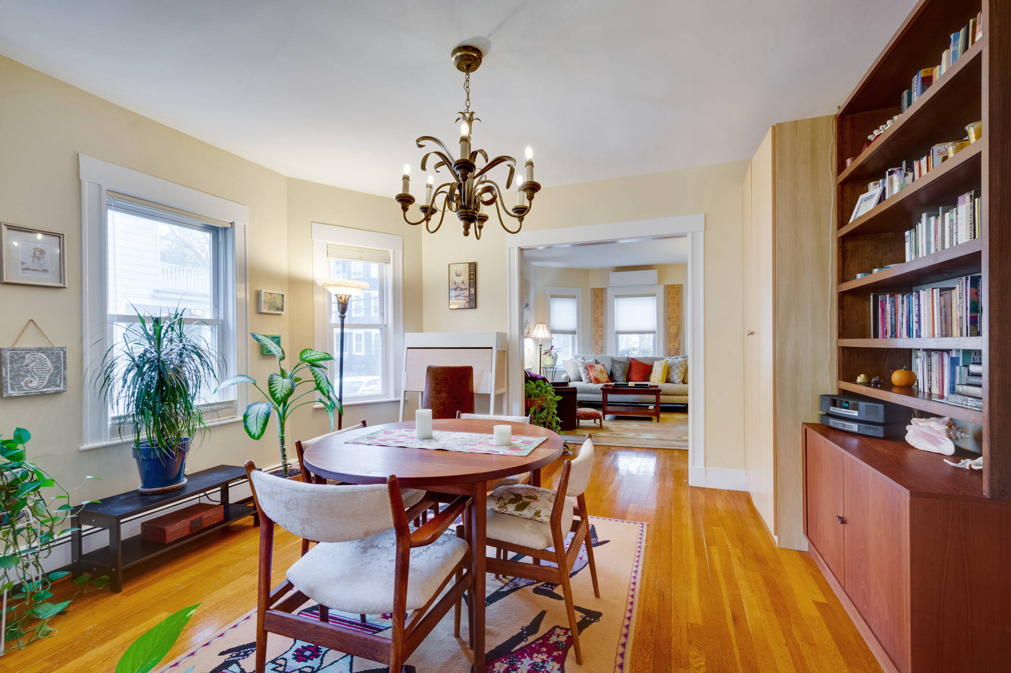 Roslindale condo offered by Trisha Solio condo offered by Trisha Solio