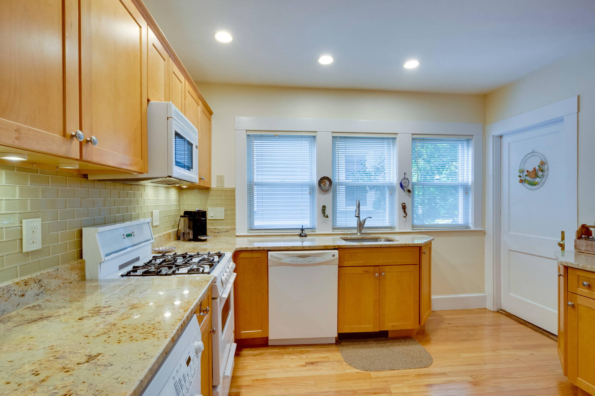Roslindale condo offered by Trisha Solio condo offered by Trisha Solio